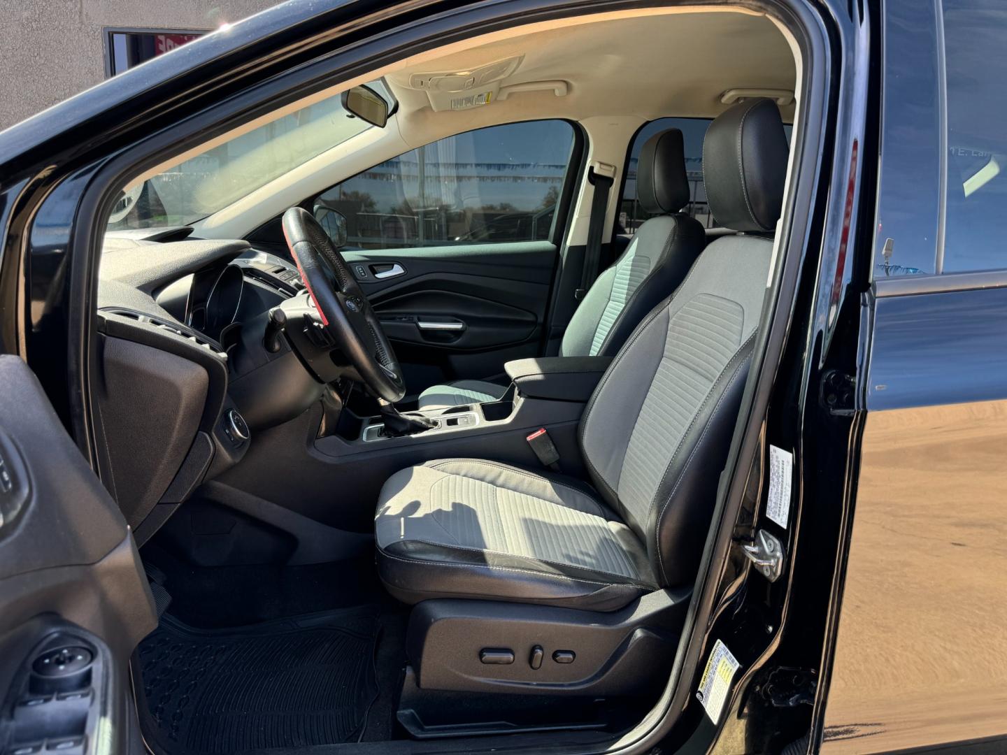 2018 BLACK FORD ESCAPE SE (1FMCU0GD4JU) , located at 5900 E. Lancaster Ave., Fort Worth, TX, 76112, (817) 457-5456, 0.000000, 0.000000 - Photo#8